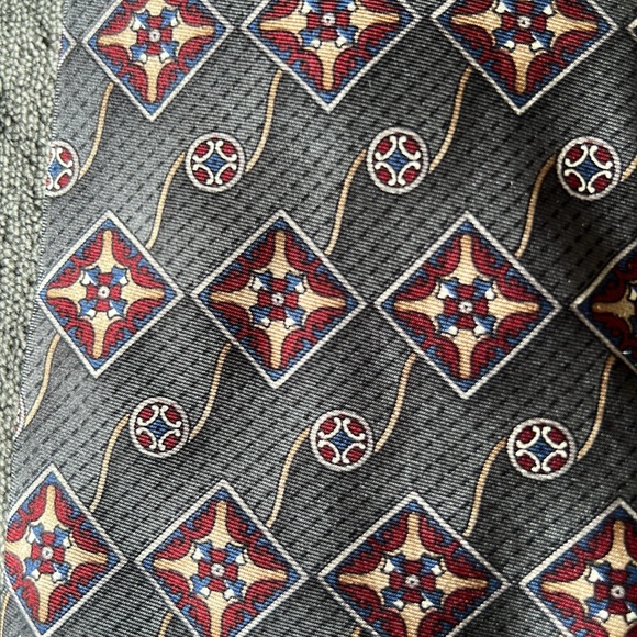 Designer Ties Set of 3! - Picture 2 of 11